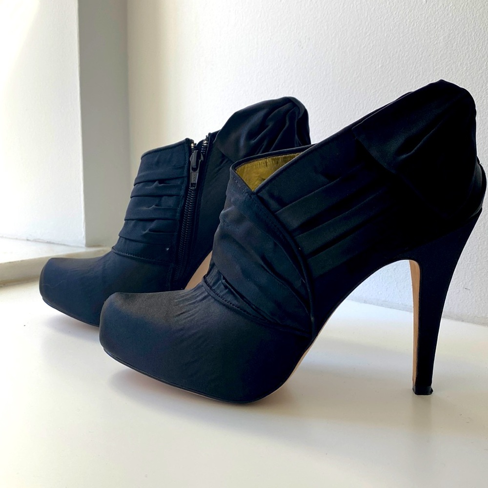 Steven Satin Bow Booties